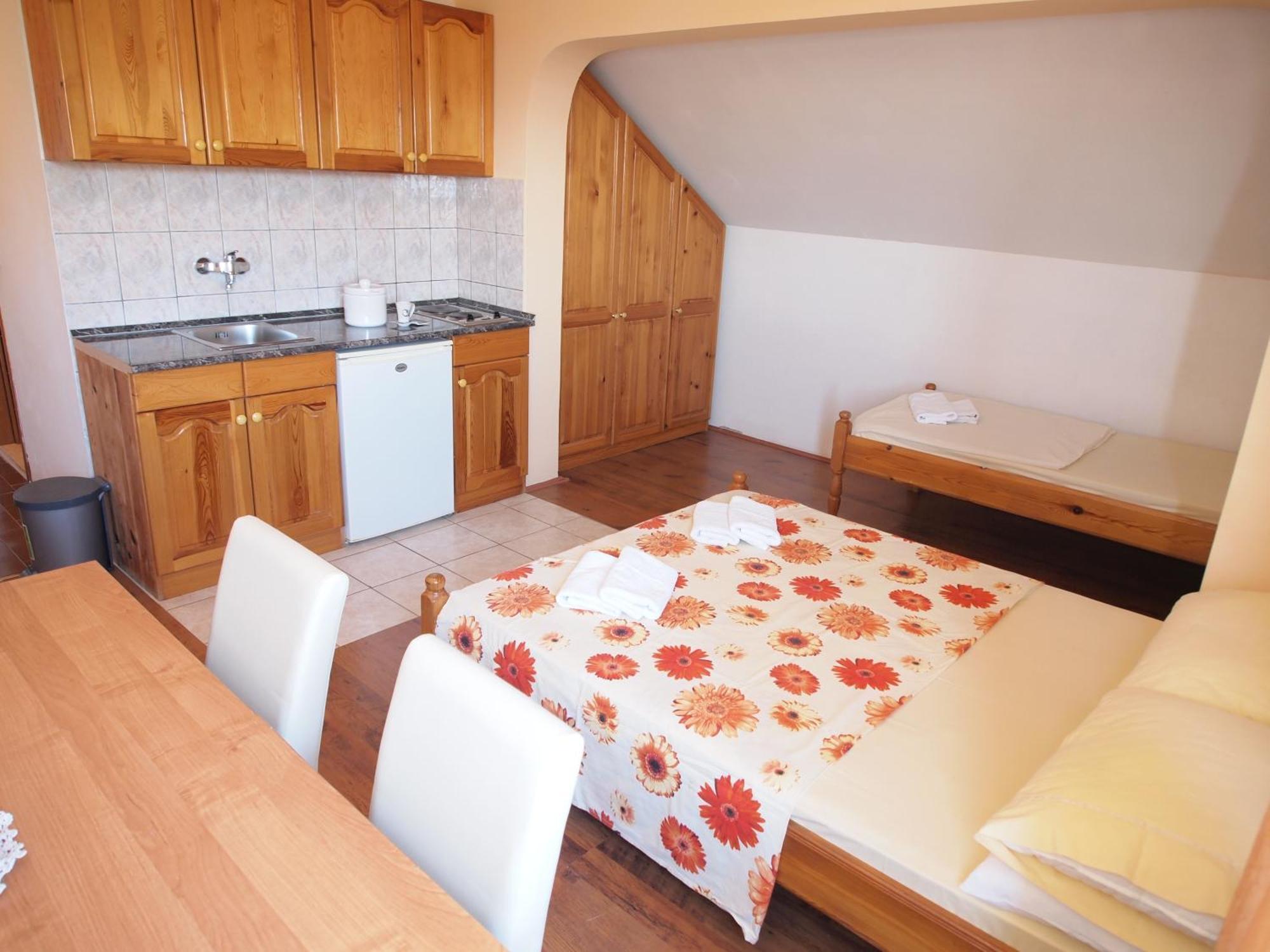 Apartments And Rooms With Parking Space Orebic, Peljesac - 10192 Rom bilde